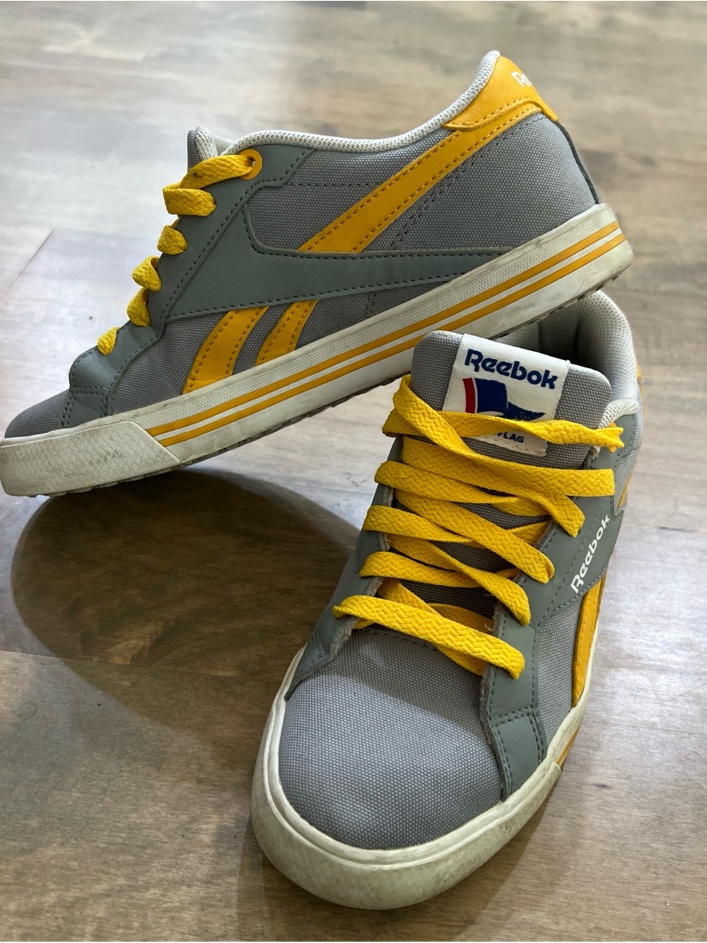 Rare Reebok Red Flag Kids Grey and Yellow Low-Top Sneakers